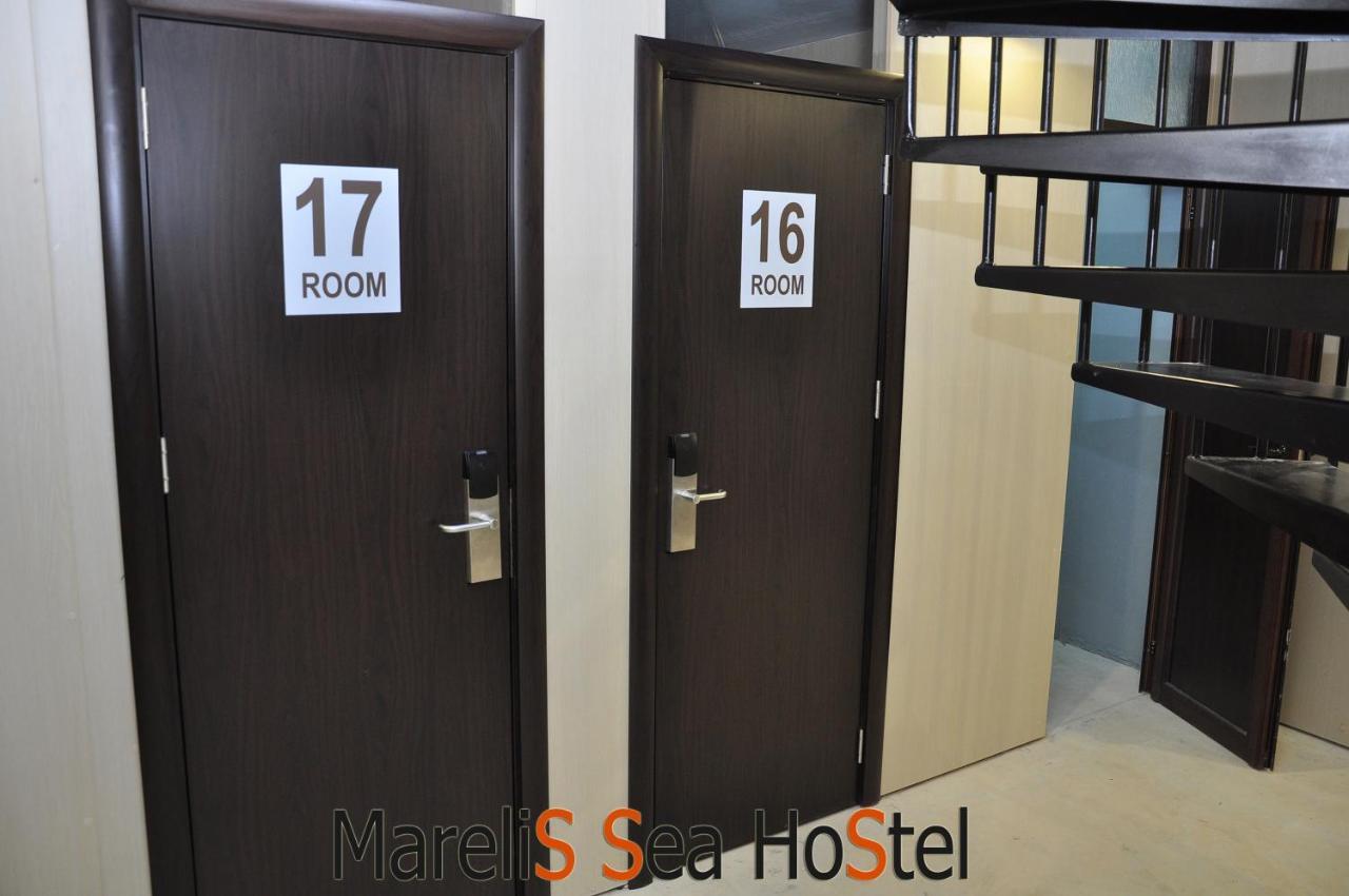 Marelis Sea Hostel Varna Bagian luar foto